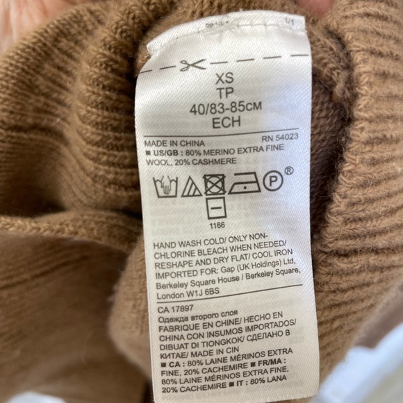 Banana Republic Italian Wool Cashmere Cardigan with Pockets - Picture 7 of 8